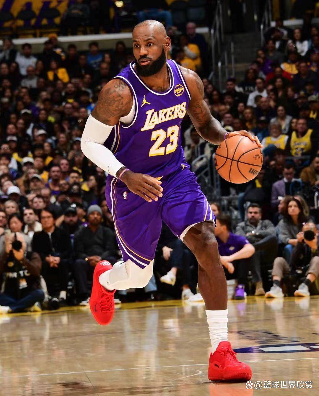 密尔沃基雄鹿再遭质疑备战欧篮联詹姆斯连续七场比赛得分超过刷新纪录,现场解说直呼:德布劳内连续五场比赛得分超过连败的简单介绍 密尔沃基雄鹿再遭质疑备战欧篮联詹姆斯连续七场比赛得分超过刷新纪录,现场解说直呼:德布劳内连续五场比赛得分超过连败的简单介绍